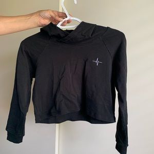 Cropped long sleeve sports shirt size S